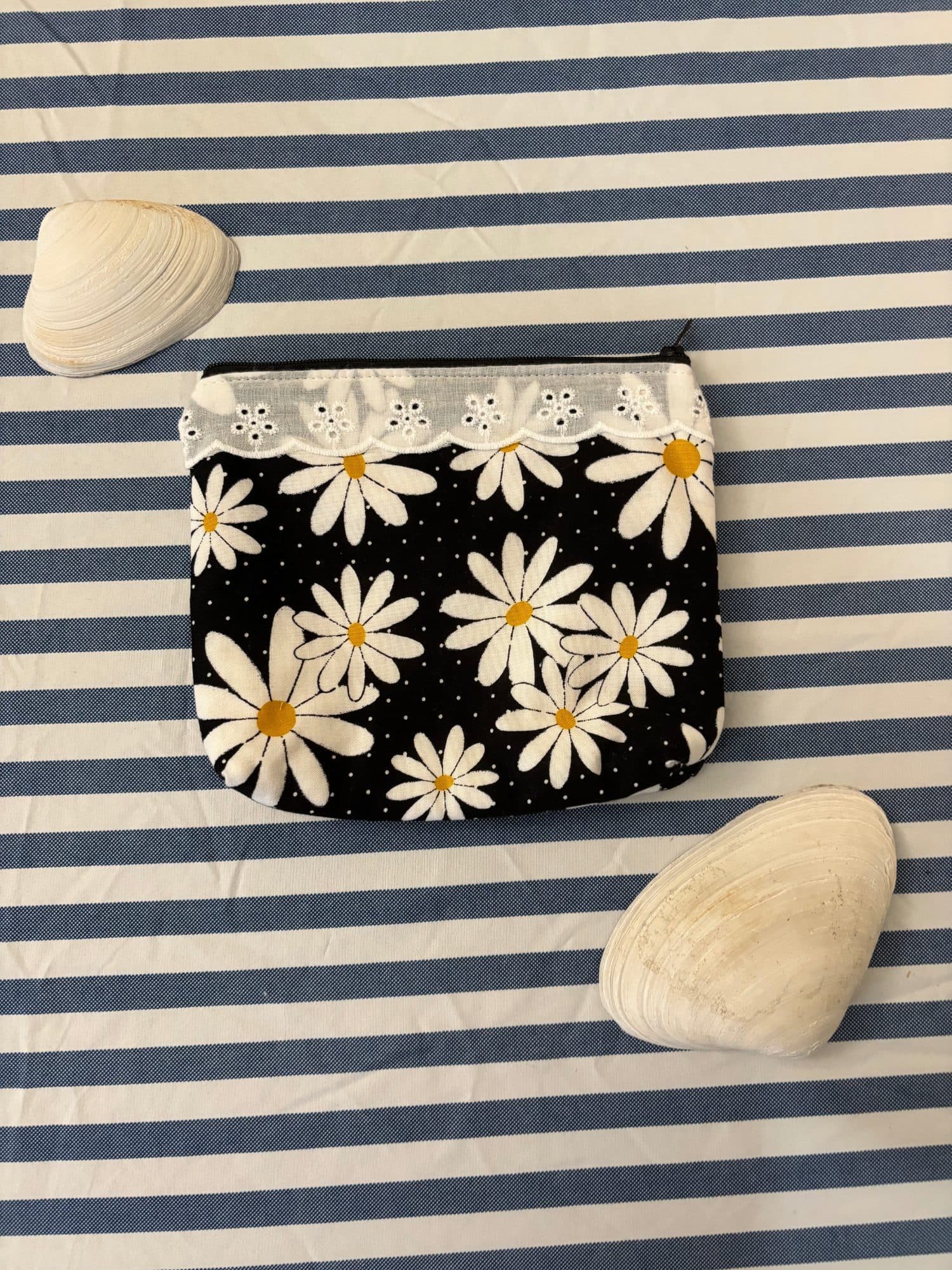 Zippered Travel Pouch — Daisy